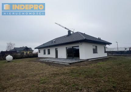 dom z zewnątrz