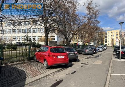 Zamknięty parking - zawsze wolne miejsca